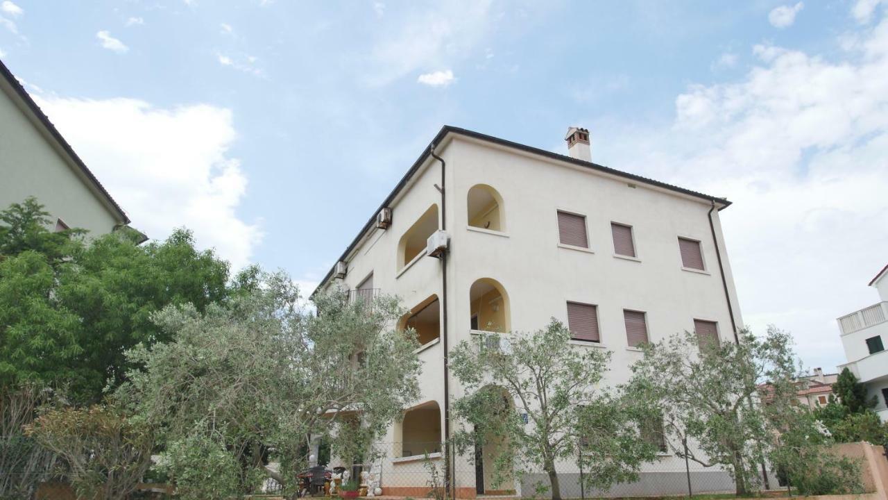 Studio Apartman Erika Лижнян Экстерьер фото